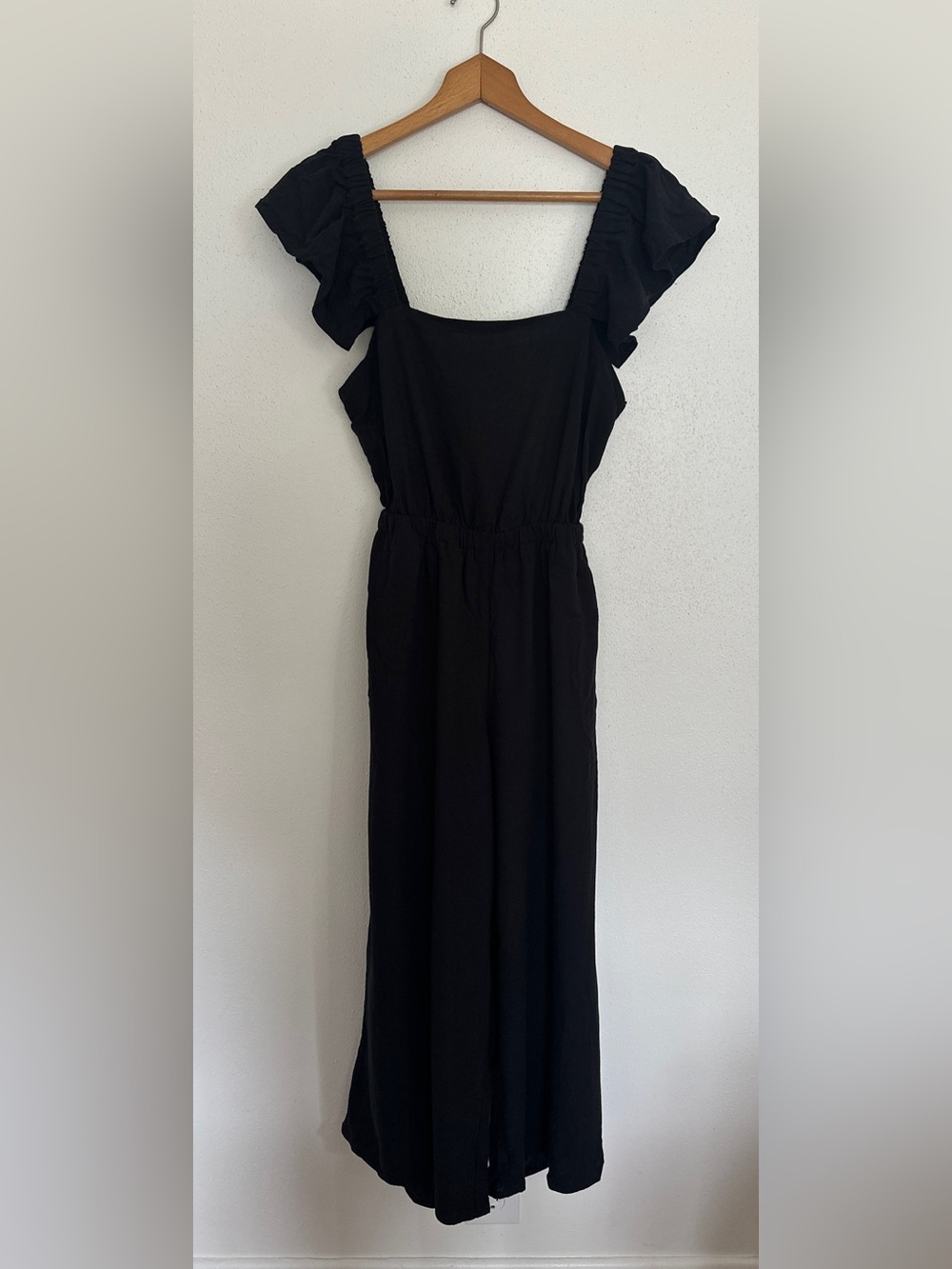 Francesca's Collections Black Maxi Dress with Ruffle Sleeves